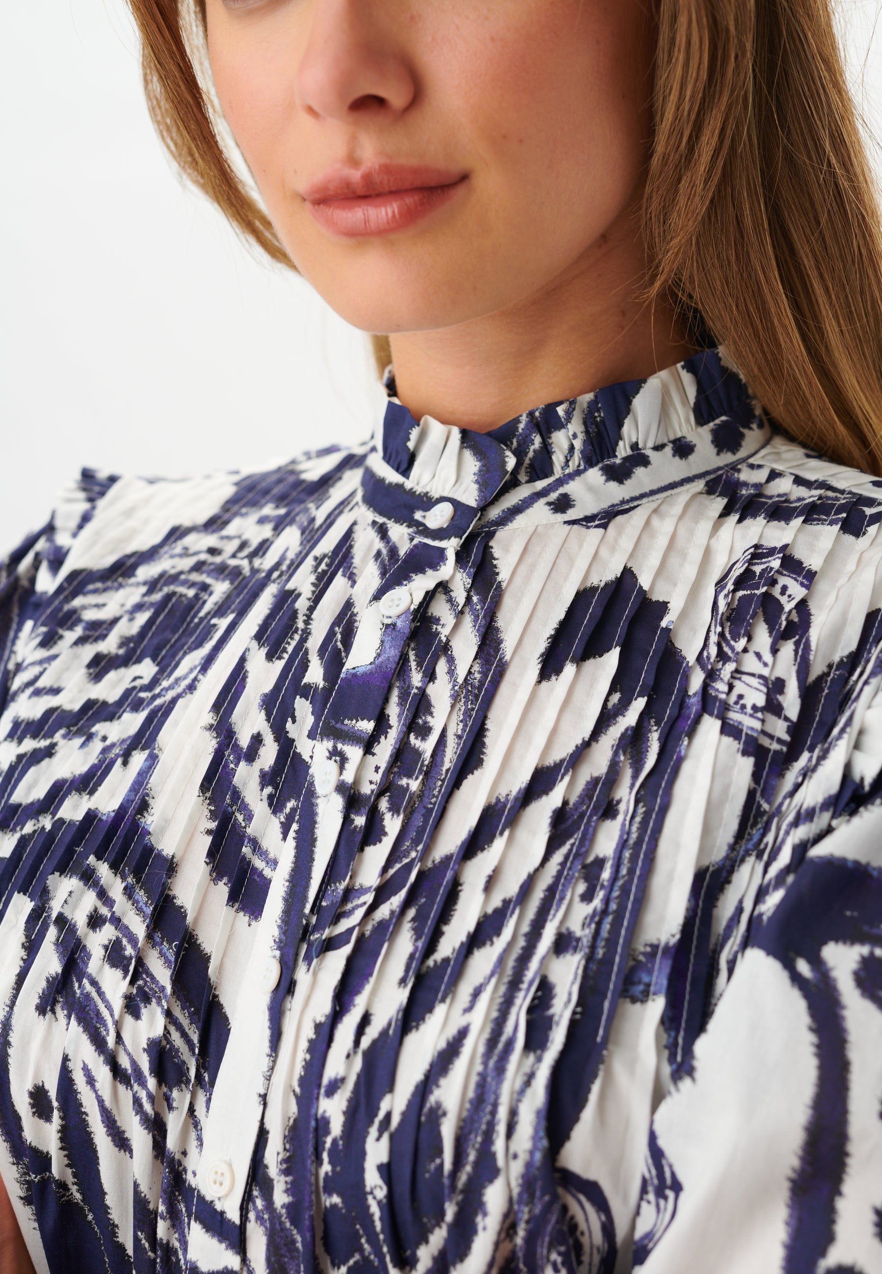 11-0122NS CO_5051_WOM_C