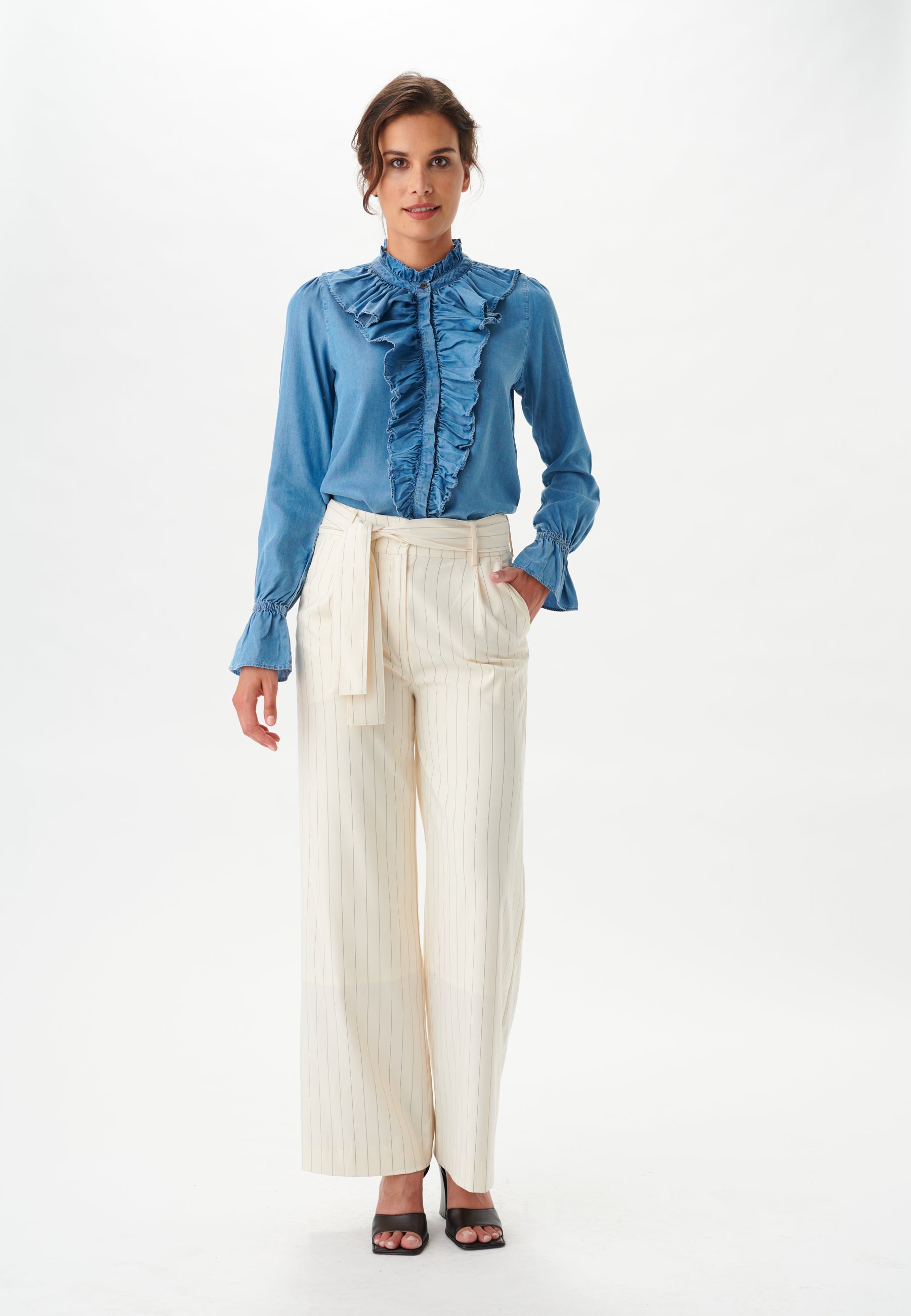 17-0122NS T_2039_WOM