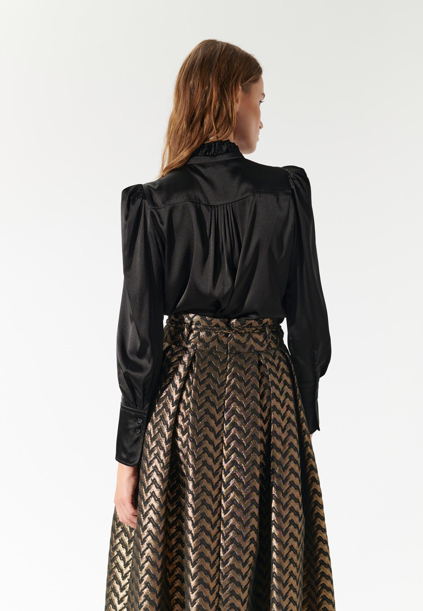 1921024 1000 WOM B (2)