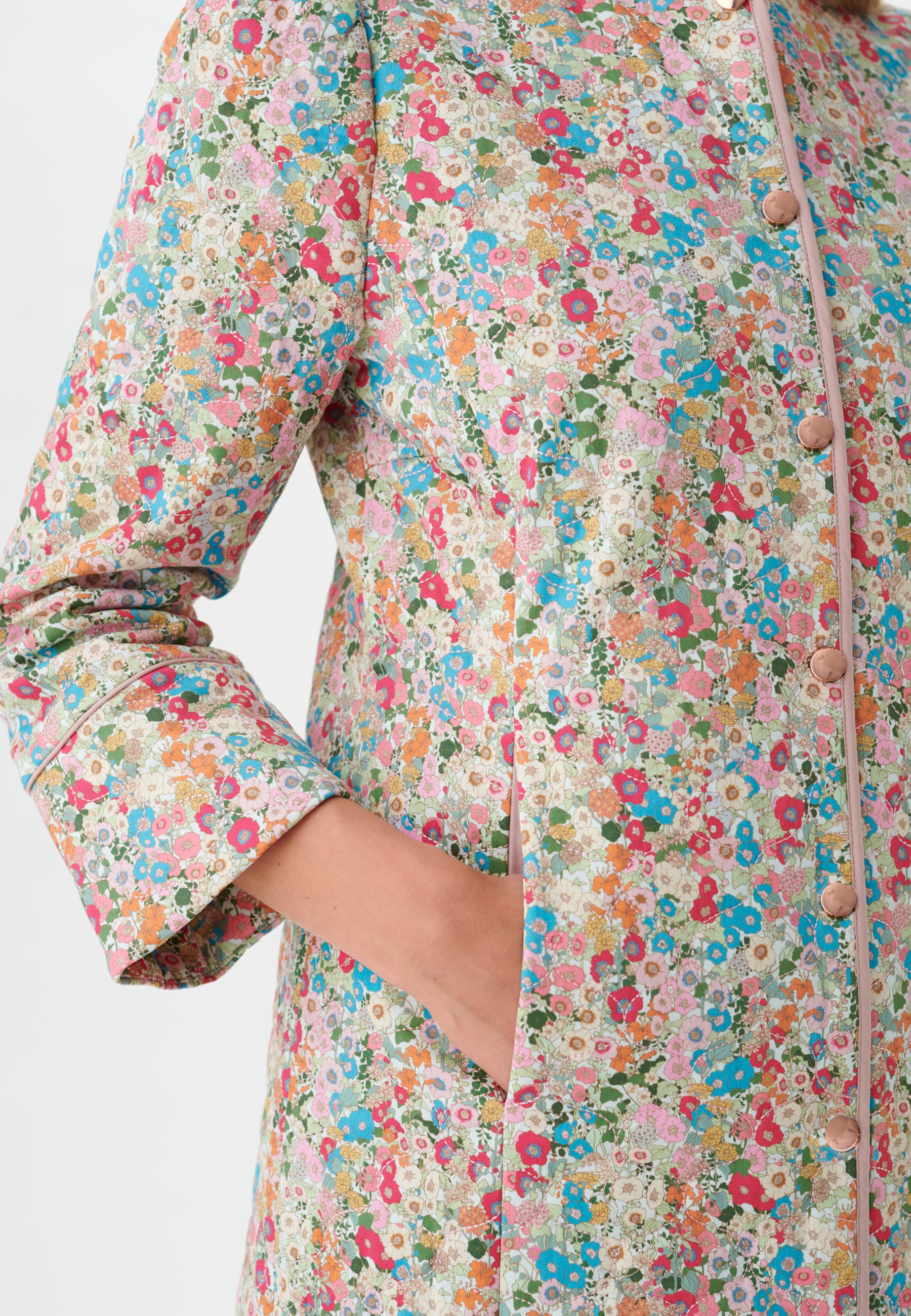 88-0122CO_5520_WOM_C